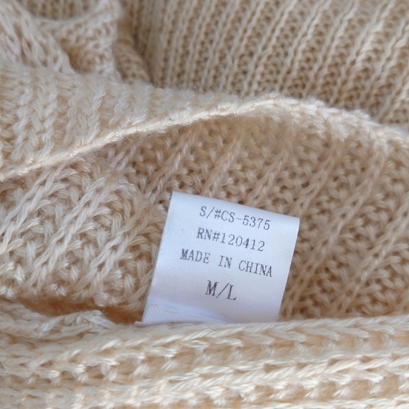 ⭐️ Cotton Candy LA Women's Knit Crew Neck Bell Sleeve Cream Sweater Size M/L - Picture 10 of 10